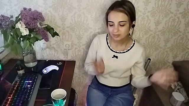 Snapshot of By_Mira chatting on 05-09-26, 04:32 By Mira online show from 05-09-26, 04:32
