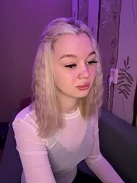 Snapshot of Velvet_Doll_ chatting on 06-19-26, 04:40 Velvet Doll online show from 06-19-26, 04:40