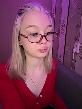 Snapshot of Velvet_Doll_ chatting on 06-01-26, 04:45 Velvet Doll online show from 06-01-26, 04:45