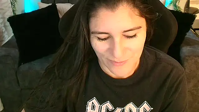 Snapshot of LUCYMILF_SEXY chatting on 05-30-26, 02:55 LUCYMILF SEXY online show from 05-30-26, 02:55