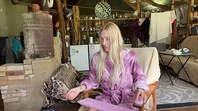 Snapshot of wildforestmuse_ chatting on 06-17-26, 08:47 wildforestmuse online show from 06-17-26, 08:47