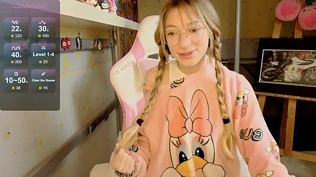 MiaMooonn online show from 06-18-26, 11:48