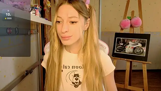 MiaMooonn online show from 06-04-26, 01:38