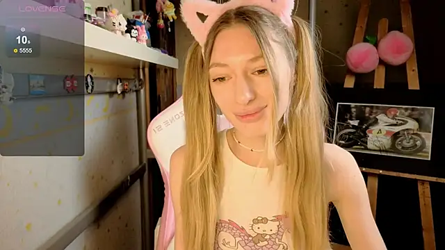 MiaMooonn online show from 05-31-26, 06:09
