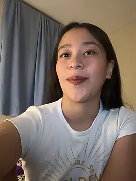 Snapshot of Meryxxxo chatting on 06-15-26, 10:20 Meryxxxo online show from 06-15-26, 10:20