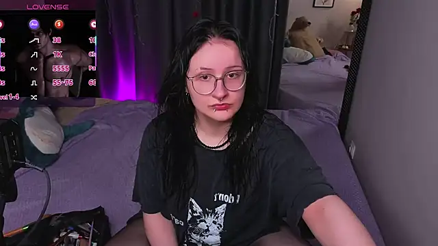 Snapshot of Ame_xCore chatting on 06-18-26, 09:42 Ame xCore online show from 06-18-26, 09:42