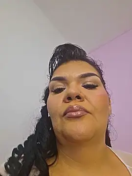 Snapshot of DiosaBelle chatting on 06-30-26, 01:38 DiosaBelle online show from 06-30-26, 01:38