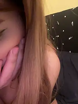 Snapshot of naughty_vivian chatting on 06-18-26, 10:09 naughty vivian online show from 06-18-26, 10:09