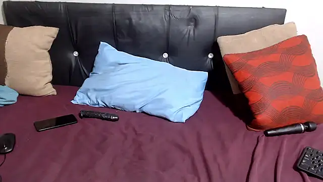 Snapshot of petitekaylaXxx chatting on 06-07-26, 02:55 petitekaylaXxx online show from 06-07-26, 02:55