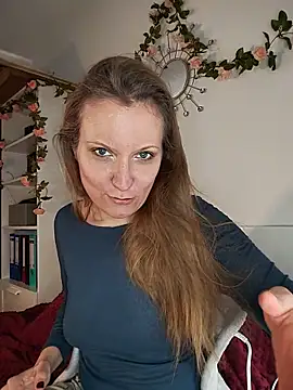 Candy Cougar online show from 05-17-26, 06:57