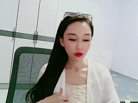 xiyueyue030 online show from 05-05-26, 07:22