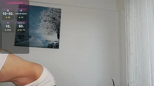Snapshot of Belle_Blondy chatting on 06-19-26, 10:54 Belle Blondy online show from 06-19-26, 10:54