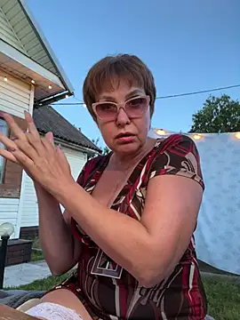 bettybutter  online show from 08-02-26, 06:49