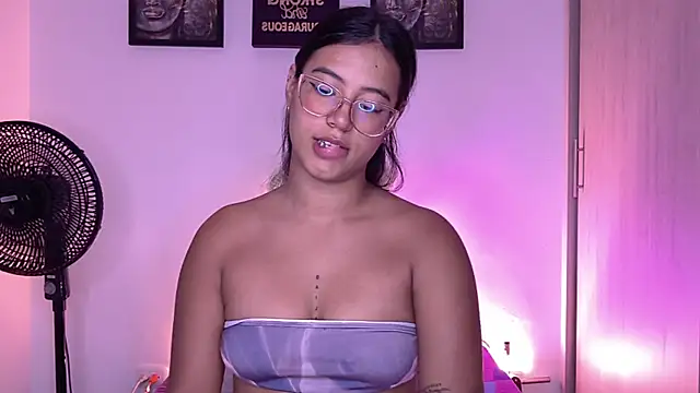 Raven stonee01 online show from 07-10-26, 12:32