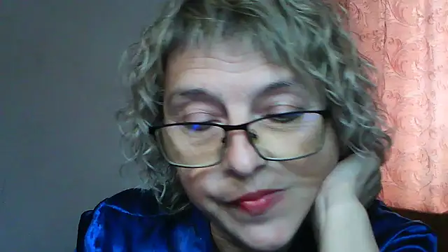 Snapshot of ElizabethGorden chatting on 06-17-26, 05:40 ElizabethGorden online show from 06-17-26, 05:40