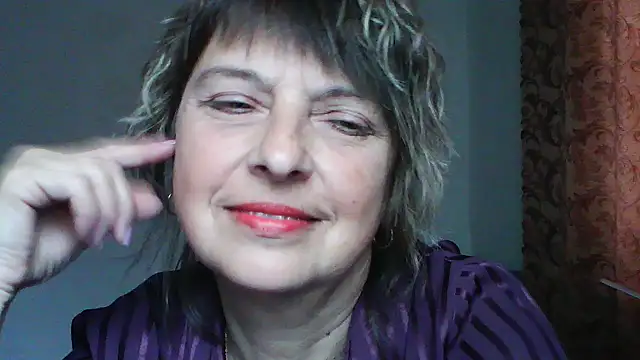 Snapshot of ElizabethGorden chatting on 05-12-26, 12:55 ElizabethGorden online show from 05-12-26, 12:55