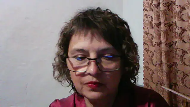 Snapshot of ElizabethGorden chatting on 06-11-26, 06:27 ElizabethGorden online show from 06-11-26, 06:27