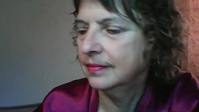 Snapshot of ElizabethGorden chatting on 06-11-26, 04:20 ElizabethGorden online show from 06-11-26, 04:20