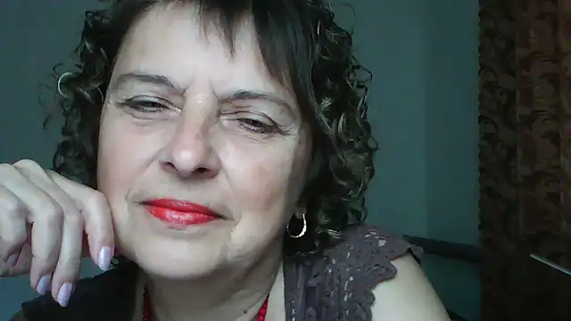 Snapshot of ElizabethGorden chatting on 05-25-26, 11:53 ElizabethGorden online show from 05-25-26, 11:53