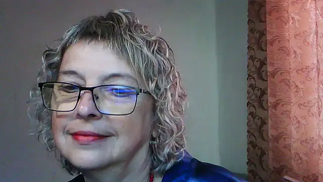 Snapshot of ElizabethGorden chatting on 06-14-26, 04:14 ElizabethGorden online show from 06-14-26, 04:14