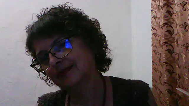 Snapshot of ElizabethGorden chatting on 05-21-26, 05:43 ElizabethGorden online show from 05-21-26, 05:43