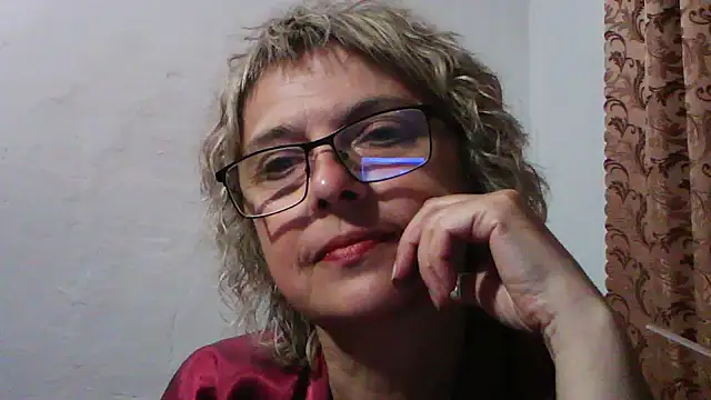 Snapshot of ElizabethGorden chatting on 06-20-26, 07:19 ElizabethGorden online show from 06-20-26, 07:19