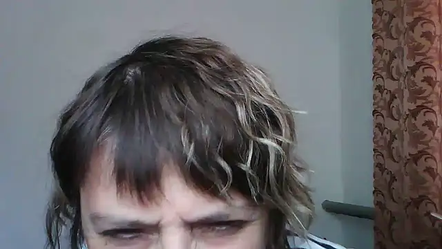 Snapshot of ElizabethGorden chatting on 05-08-26, 10:08 ElizabethGorden online show from 05-08-26, 10:08