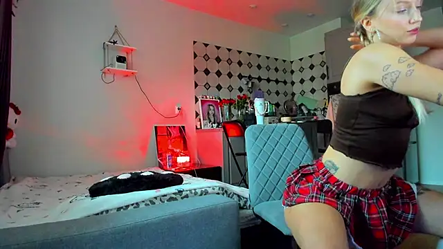 SunnyKatrine online show from 05-28-26, 04:13