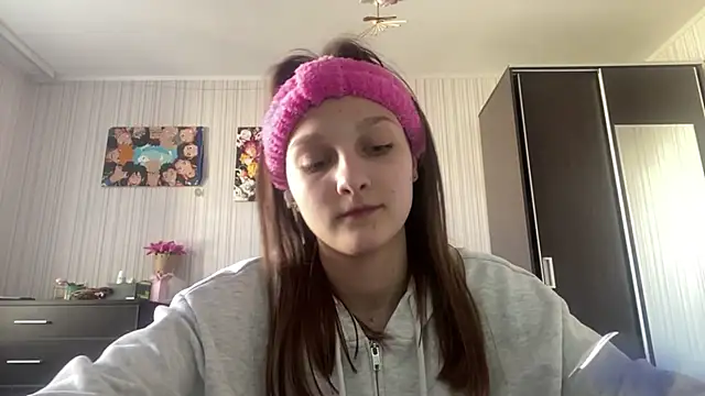 LavetaGossage online show from 05-04-26, 02:09