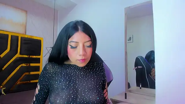 Snapshot of Ey_Im_simone_ chatting on 07-02-26, 12:33 Ey Im simone online show from 07-02-26, 12:33