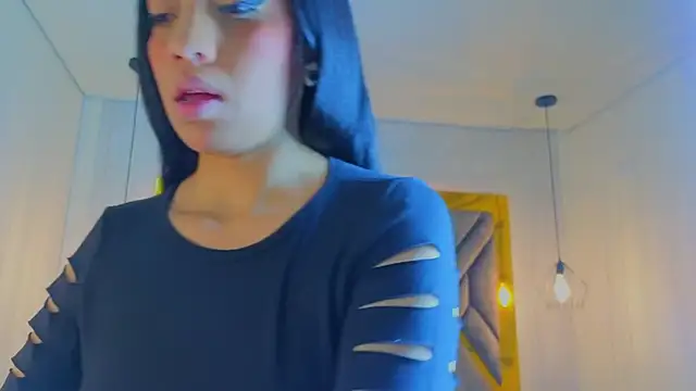 Snapshot of Ey_Im_simone_ chatting on 05-19-26, 12:12 Ey Im simone online show from 05-19-26, 12:12