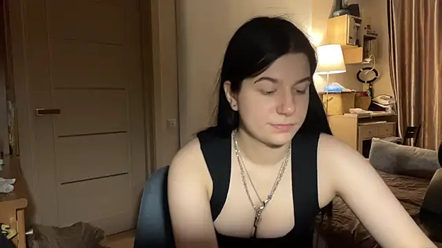 Snapshot of GrayceDeclet chatting on 08-07-26, 01:06 GrayceDeclet online show from 08-07-26, 01:06