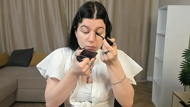 GrayceDeclet online show from 05-19-26, 06:04