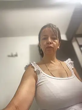 Snapshot of Soy_Camila8 chatting on 05-16-26, 12:48 Soy Camila8 online show from 05-16-26, 12:48