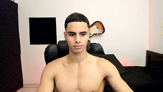 Snapshot of chicozen chatting on 06-15-26, 01:11 chicozen online show from 06-15-26, 01:11