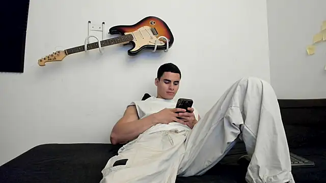 Snapshot of chicozen chatting on 05-28-26, 04:13 chicozen online show from 05-28-26, 04:13