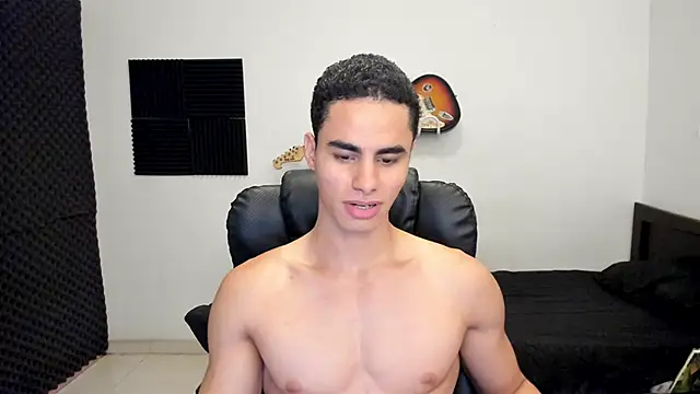 Snapshot of chicozen chatting on 06-05-26, 04:24 chicozen online show from 06-05-26, 04:24