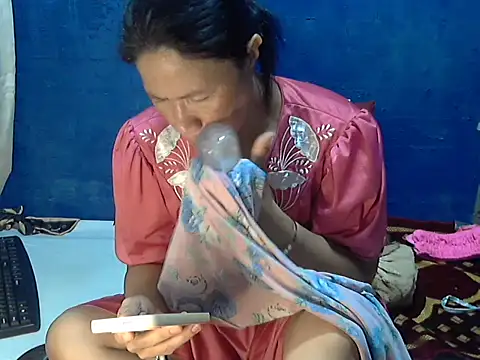 hotchilimom online show from 10-24-25, 11:15