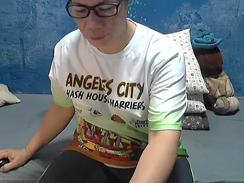 hotchilimom online show from 07-23-26, 10:28
