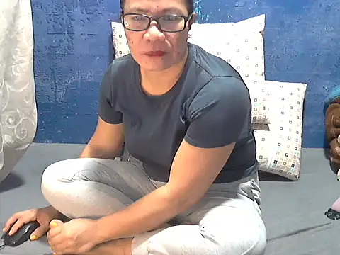 Snapshot of hotchilimom chatting on 06-01-26, 11:48 hotchilimom online show from 06-01-26, 11:48