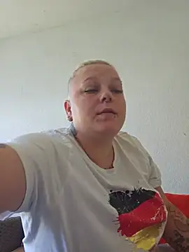 Snapshot of Lady_Peggi chatting on 06-14-26, 09:21 Lady Peggi online show from 06-14-26, 09:21
