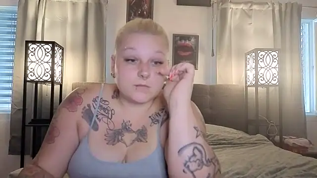 Snapshot of Lady_Peggi chatting on 06-08-26, 06:19 Lady Peggi online show from 06-08-26, 06:19