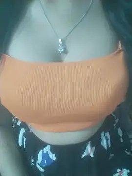 Snapshot of Rosy-Girll chatting on 05-18-26, 04:12 Rosy-Girll online show from 05-18-26, 04:12