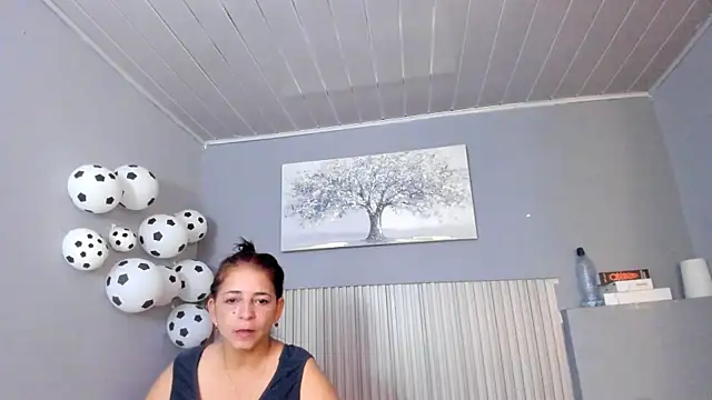 Snapshot of rosse_m1 chatting on 08-01-26, 12:14 rosse m1 online show from 08-01-26, 12:14