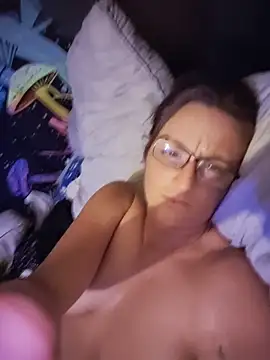 Queenle91 online show from 05-18-26, 04:07