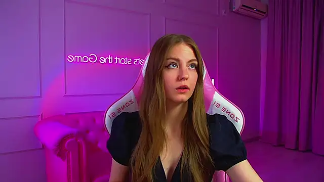 Snapshot of SofiaSarvains chatting on 06-10-26, 06:20 SofiaSarvains online show from 06-10-26, 06:20