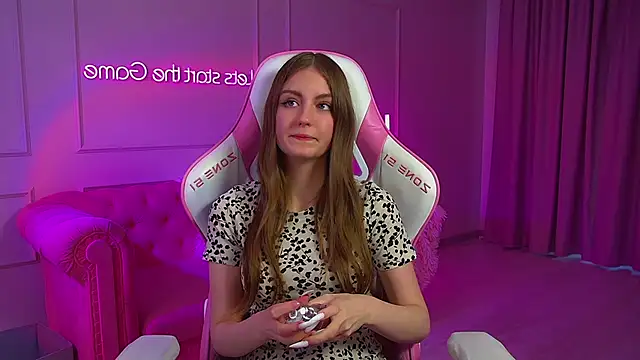Snapshot of SofiaSarvains chatting on 06-11-26, 02:53 SofiaSarvains online show from 06-11-26, 02:53