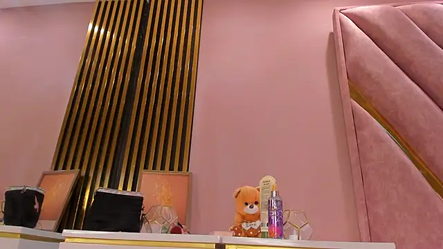 Anny bakers  online show from 07-28-26, 04:39