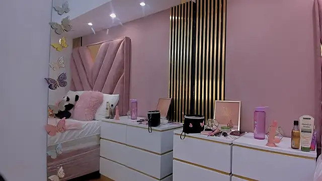 Anny bakers  online show from 07-24-26, 11:28