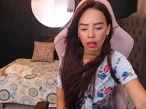 naomis 36 online show from 05-04-26, 07:06